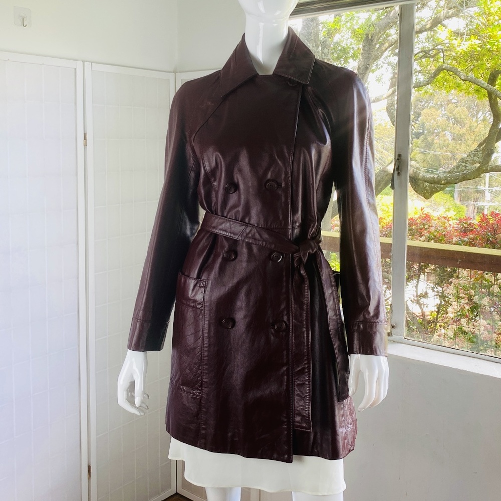 VINTAGE WOMENS ETIENNE AIGNER MAROON LEATHER JACKET, 8.